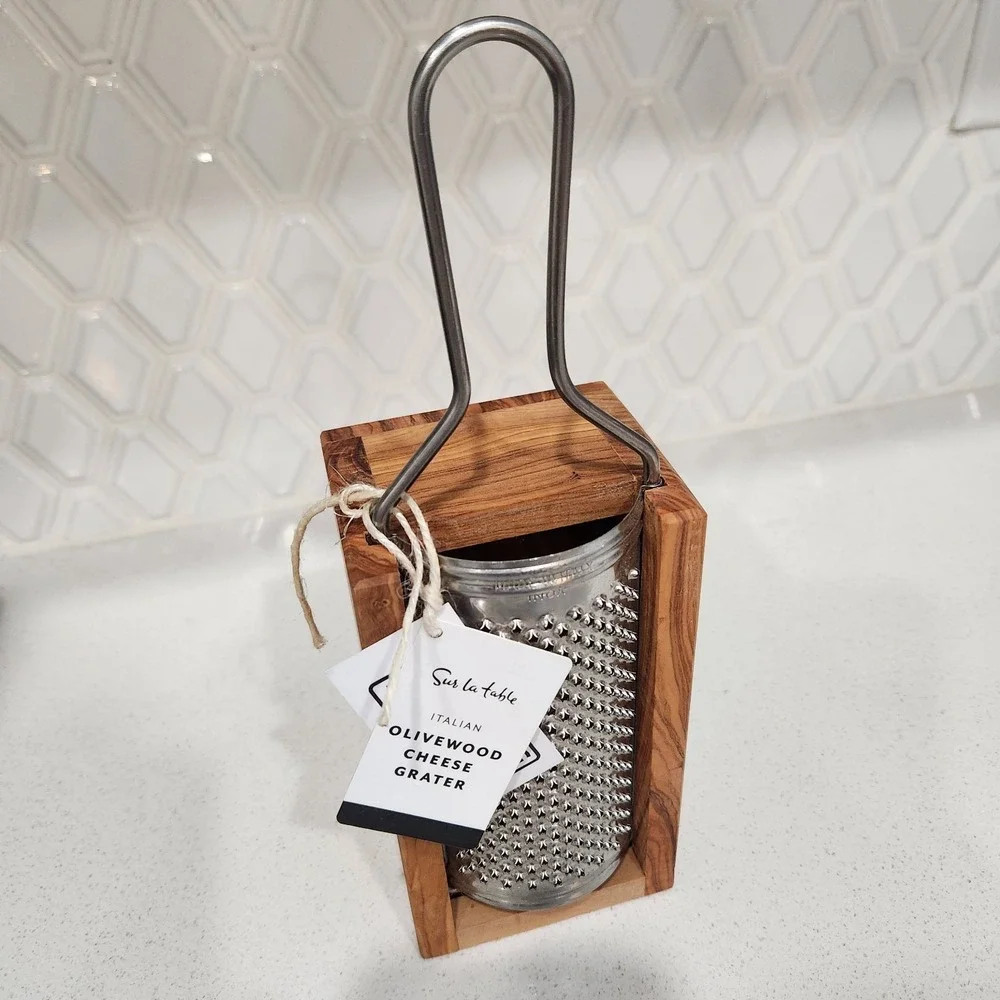 New Handcrafted Italian Olivewood‎ Cheese Grater By Sur La Table Rustic Durable